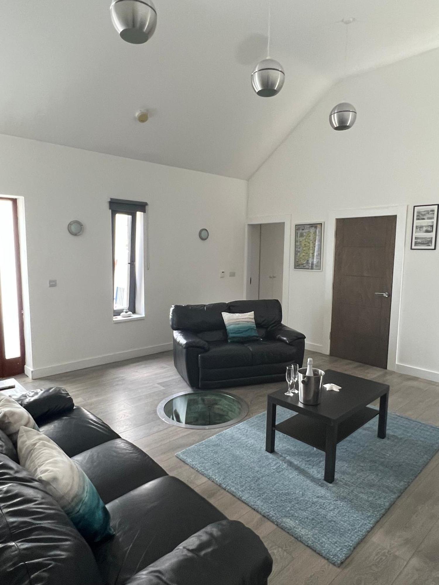 Fitzy'S Bunker - Modern Beach Apartment Ardglass Exterior photo