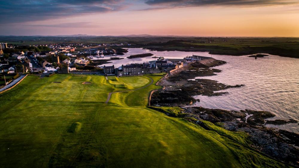 Fitzy'S Bunker - Modern Beach Apartment Ardglass Exterior photo